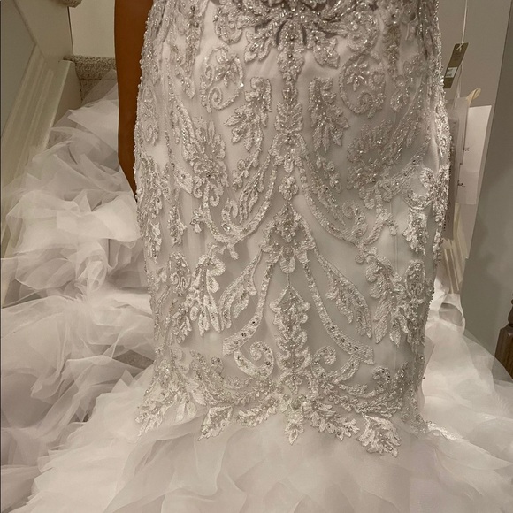 New MoriLee wedding dress with sweetheart neckline - Picture 6 of 10